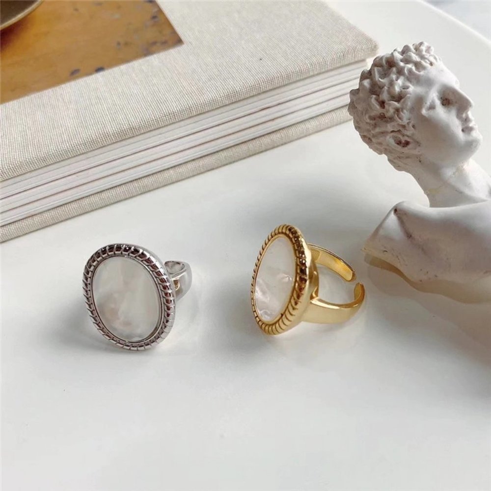 *925 Sterling Silver Oval Shell Adjustable Ring - Picture 3 of 12